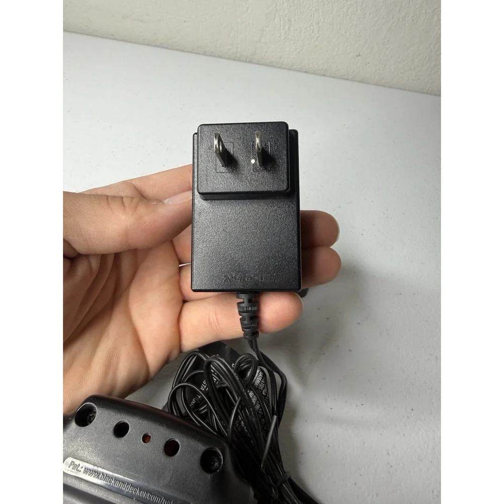 BLACK+DECKER 20V Lithium-Ion Battery LBXR20 With Charger